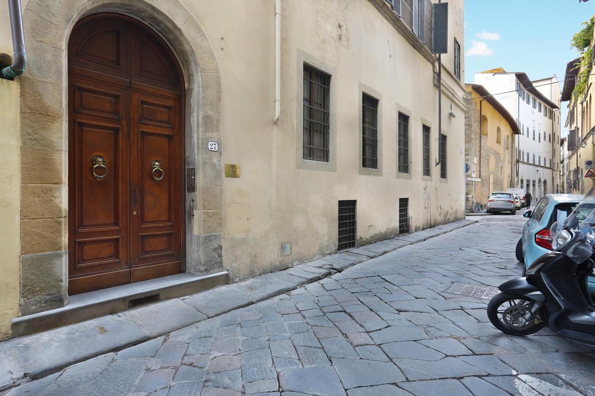 Palazzo Borghese With Panoramic Terrace