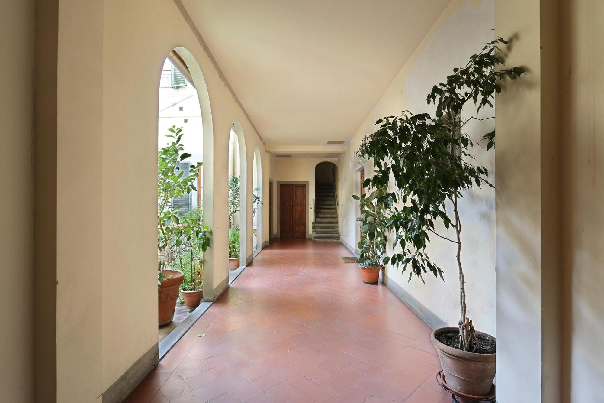 Palazzo Borghese With Panoramic Terrace Florencia